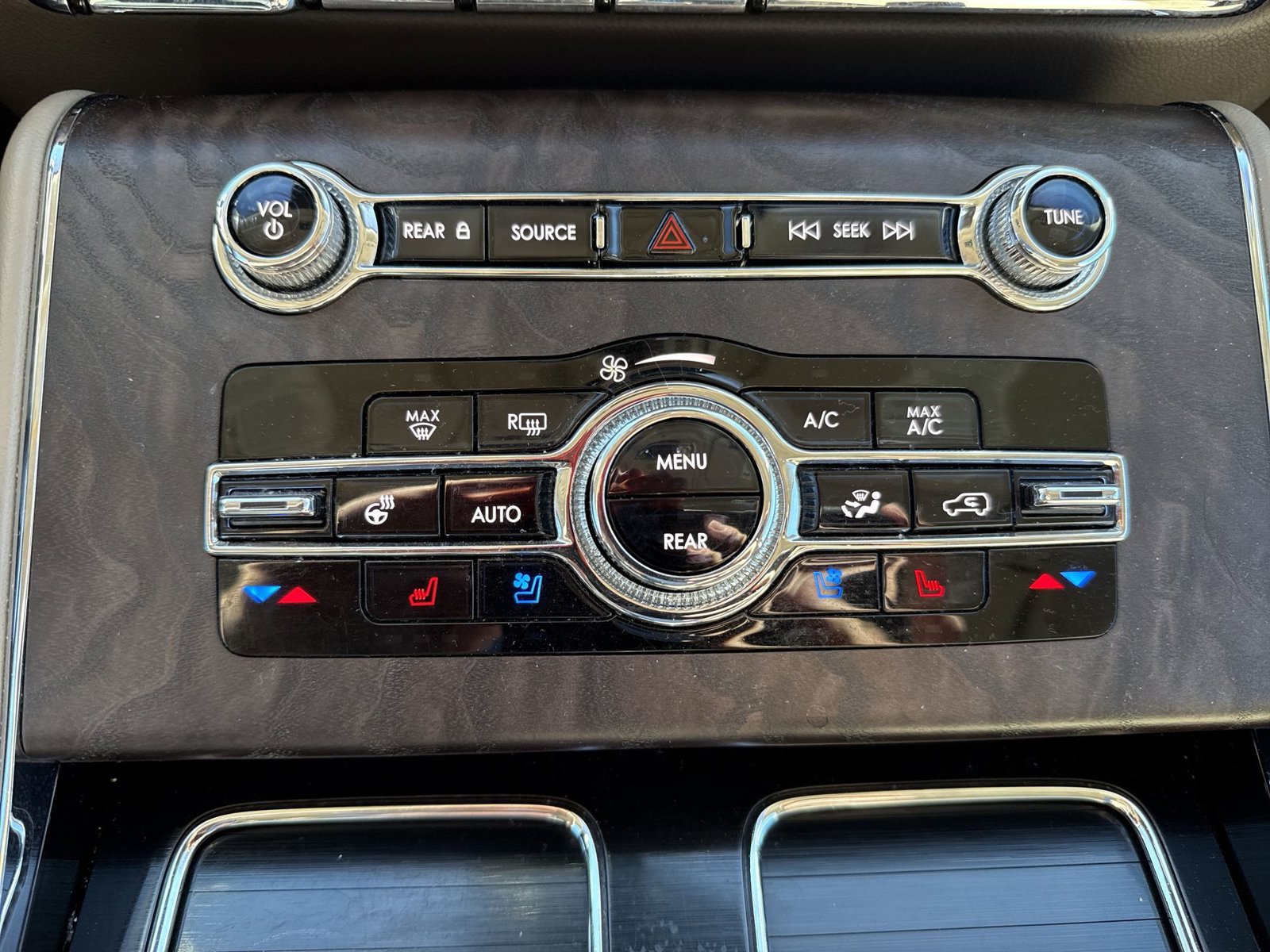 Used 2021 Lincoln Aviator Reserve w/ Equipment Group 201A AWD/4WD image 20
