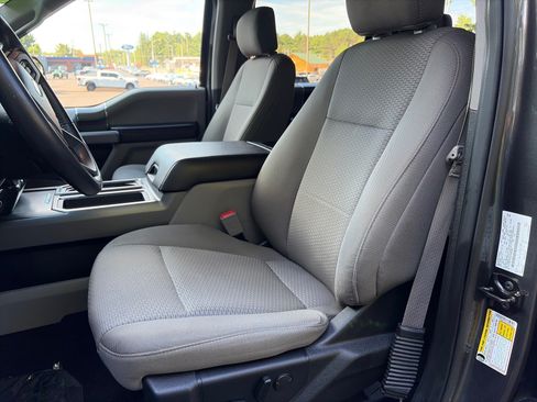 Used 2019 Ford F150 XLT w/ Equipment Group 302A Luxury AWD/4WD image 13