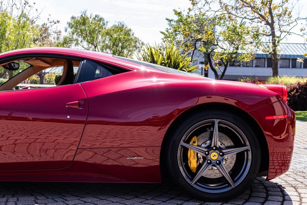 Used 2013 Ferrari 458 Italia Coupe RWD image 26