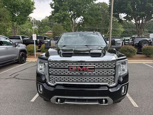 Used 2023 GMC Sierra 2500 Denali w/ Denali Black Diamond Edition AWD/4WD image 2