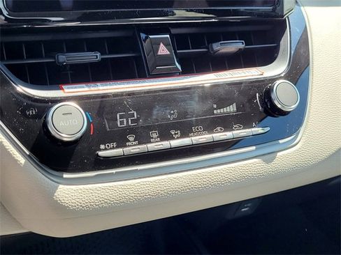 Used 2025 Toyota Corolla LE image 33