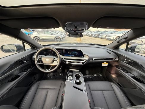 Used 2024 Cadillac Lyriq Luxury image 25