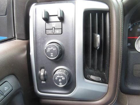 Used 2018 GMC Sierra 1500 SLT AWD/4WD image 26