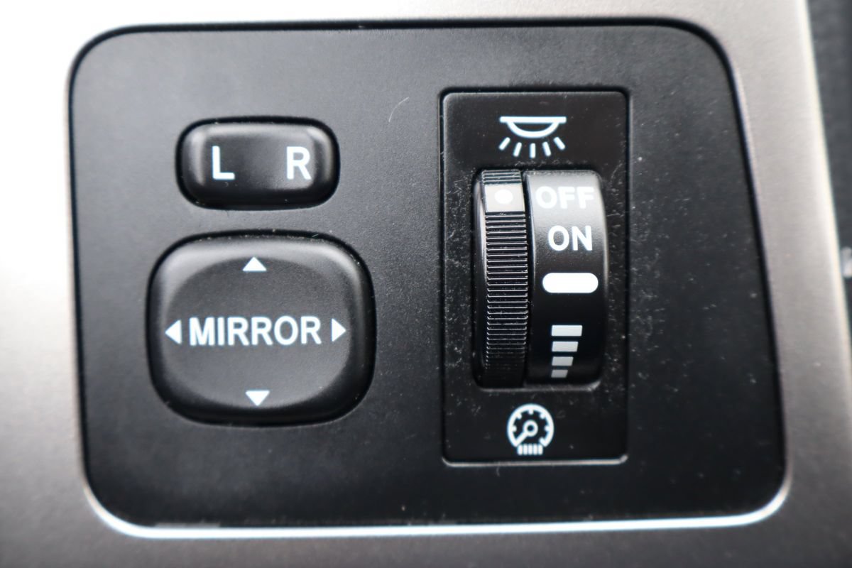 Used 2003 Toyota Matrix XR FWD image 31