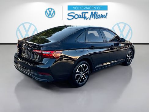 Used 2024 Volkswagen Jetta Sport FWD image 7