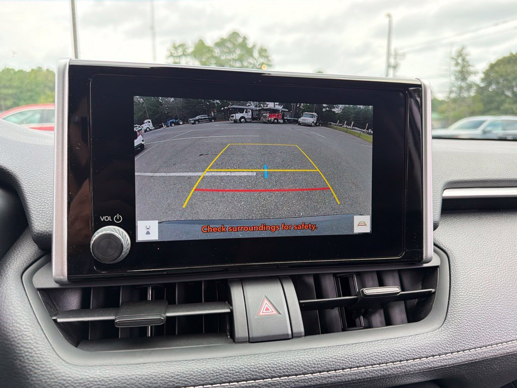 Used 2024 Toyota RAV4 XLE AWD/4WD image 11