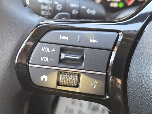 Used 2025 Honda Pilot EX-L image 32