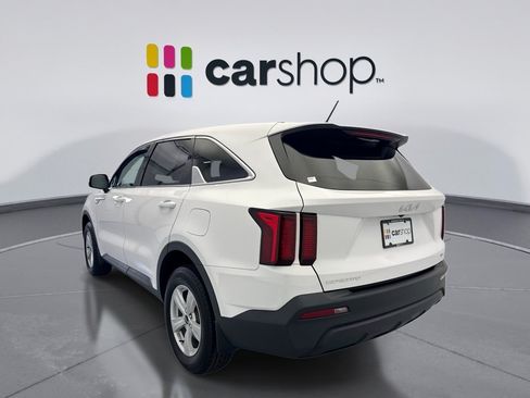 Used 2023 Kia Sorento LX AWD/4WD image 3