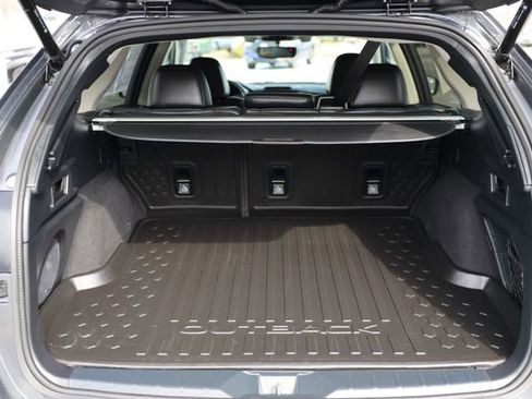Certified 2022 Subaru Outback Limited image 10