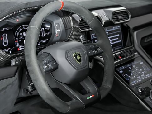 Used 2023 Lamborghini Urus Performante image 34