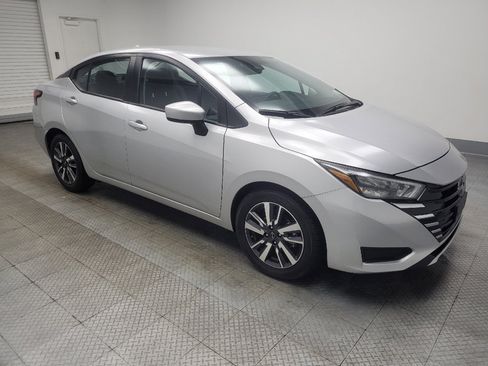 Used 2025 Nissan Versa SV FWD image 11