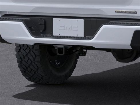 New 2024 GMC Canyon Elevation w/ Convenience Package image 14