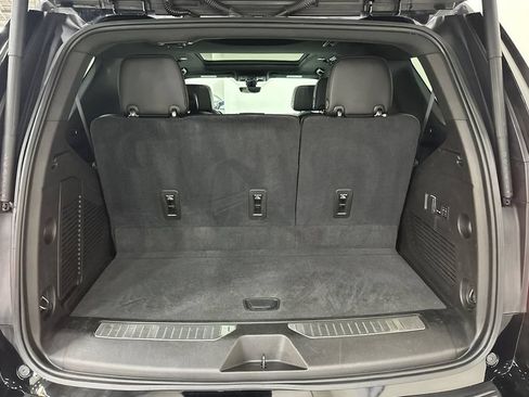 Used 2021 Chevrolet Tahoe High Country w/ Premium Package RWD image 18