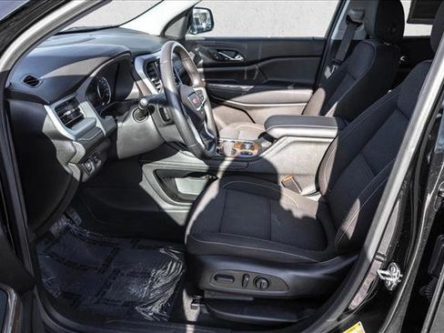 Used 2023 GMC Acadia SLE w/ Driver Convenience Package image 11