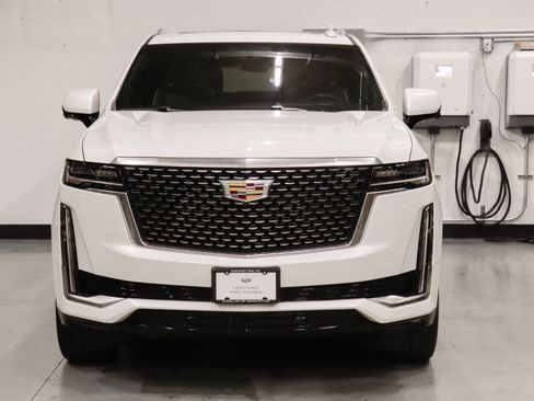 Used 2023 Cadillac Escalade Premium Luxury AWD/4WD image 8
