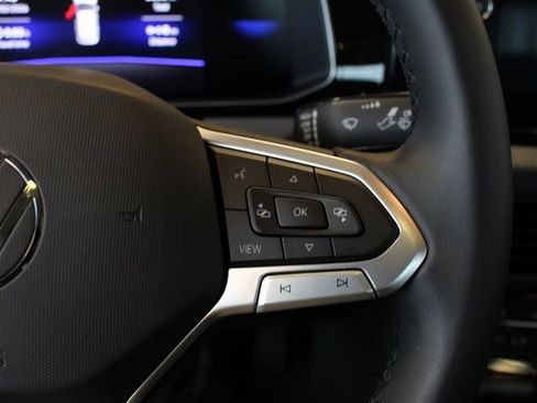 Used 2025 Volkswagen Jetta SE w/ Sunroof Package image 14