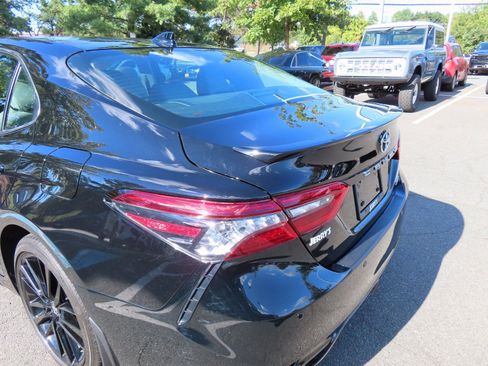 Used 2024 Toyota Camry XSE w/ Navigation Package image 11