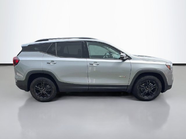 Used 2024 GMC Terrain AT4 AWD/4WD image 7
