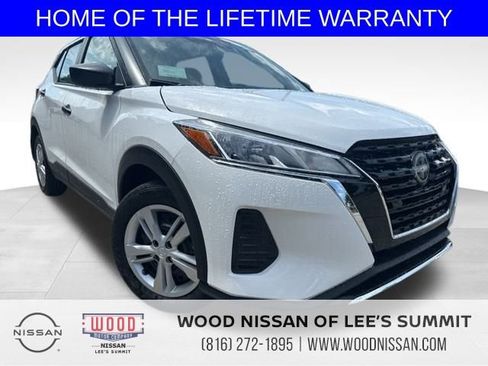 New 2025 Nissan Kicks Play S image 1