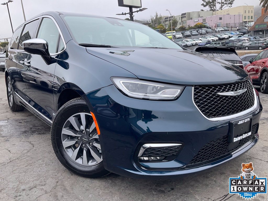 Used 2023 Chrysler Pacifica Limited FWD image 1