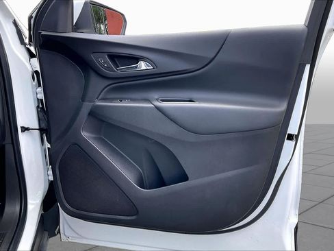 Used 2024 Chevrolet Equinox LT FWD image 23