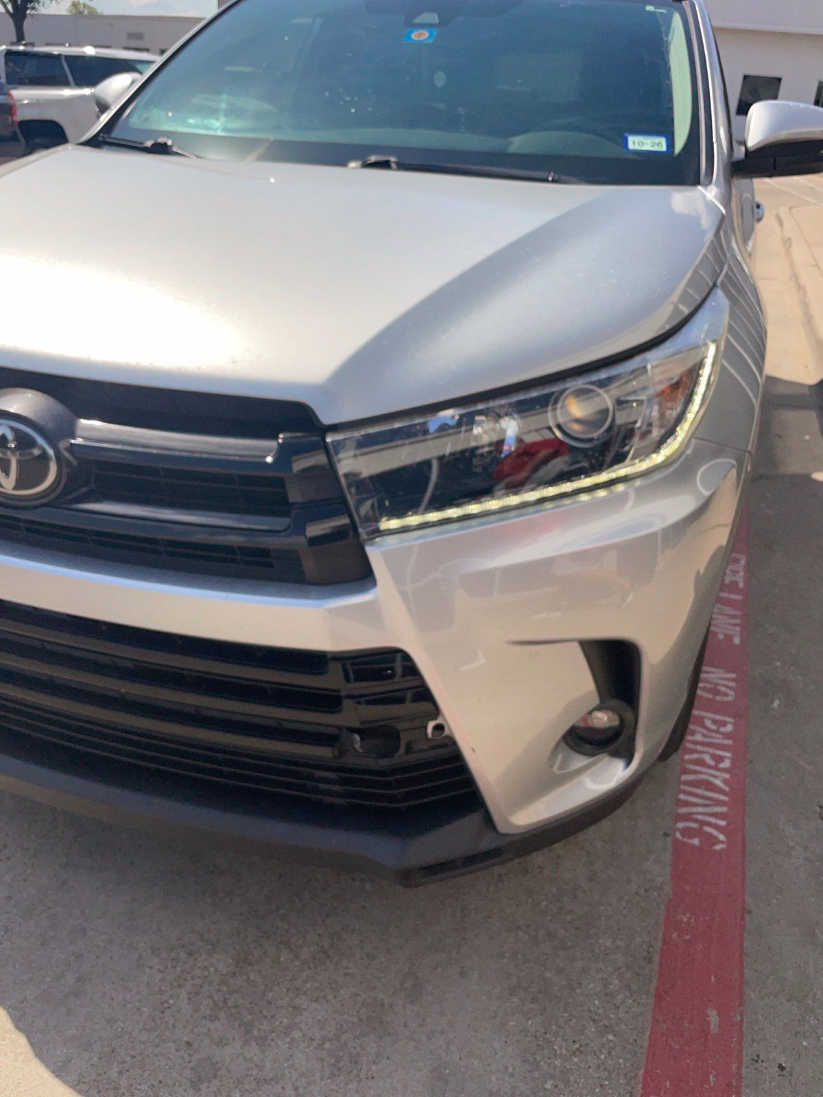 Used 2019 Toyota Highlander SE FWD image 4