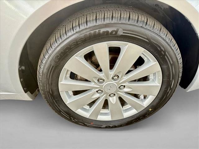 Used 2009 Hyundai Sonata Limited FWD image 16