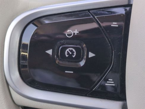 Used 2020 Volvo S60 T6 Momentum image 25