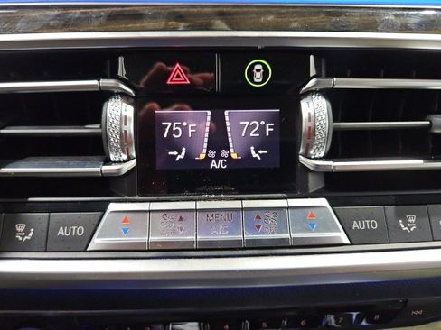 Used 2020 BMW X7 xDrive40i w/ Cold Weather Package image 29