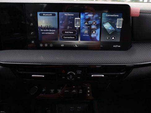 New 2026 Nissan Kicks SR image 29