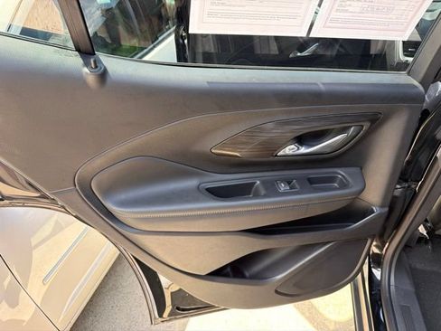 Used 2023 GMC Terrain SLT w/ Elevation Edition FWD image 18