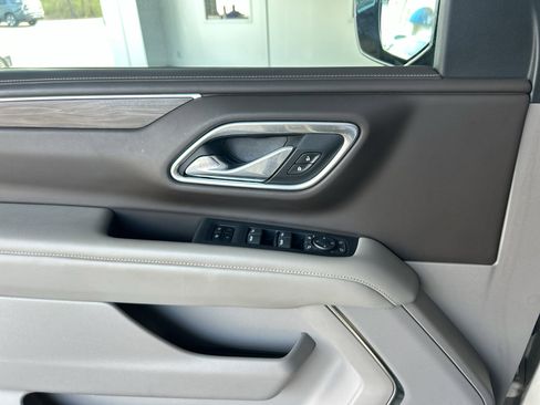 Used 2021 Chevrolet Tahoe Z71 w/ Luxury Package image 19