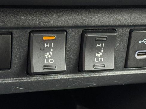 Used 2024 Toyota Corolla Cross XLE image 28