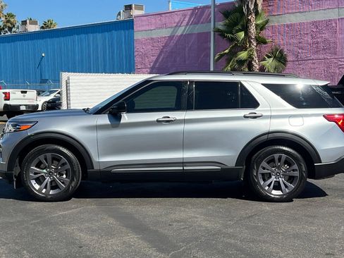 Used 2022 Ford Explorer XLT w/ Equipment Group 202A RWD image 7