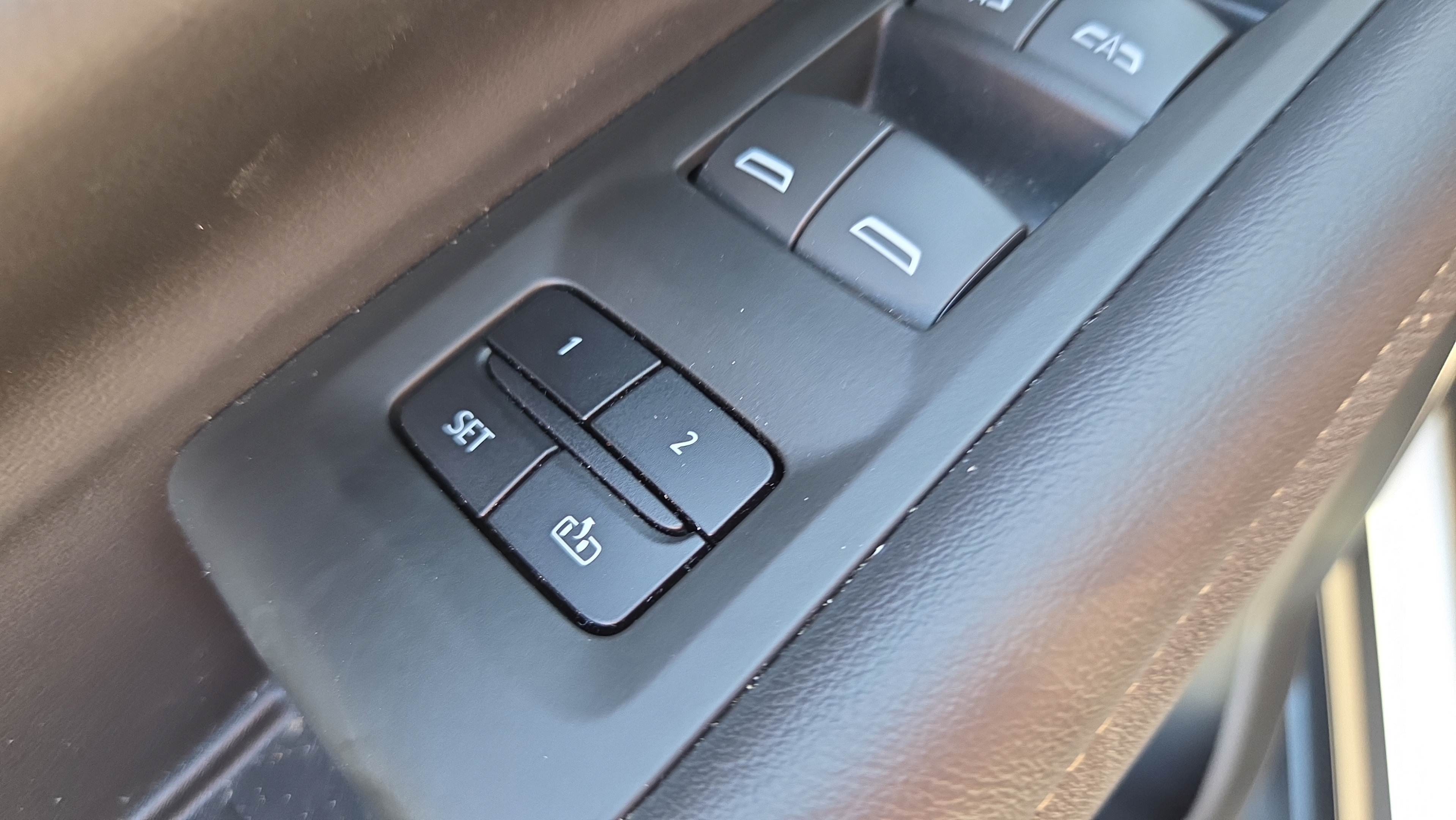 Used 2022 GMC Yukon SLT w/ SLT Premium Package AWD/4WD image 30