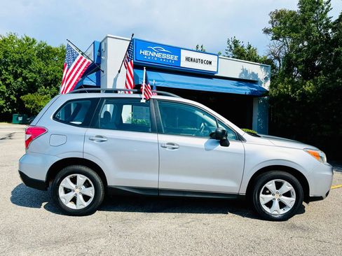 Used 2015 Subaru Forester 2.5i w/ Alloy Wheel Package image 10