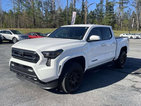 Used 2025 Toyota Tacoma SR5 RWD image 5