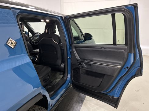 Used 2023 Rivian R1S Adventure AWD/4WD image 19