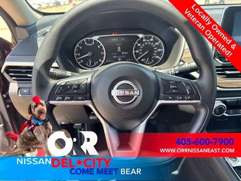 Used 2025 Nissan Altima 2.5 SV FWD image 15