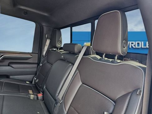 Used 2025 GMC Sierra 3500 Denali AWD/4WD image 34