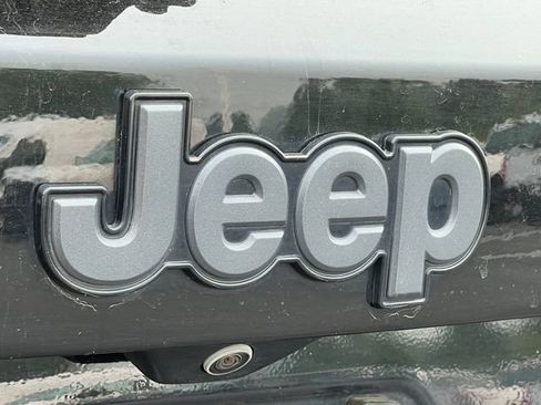Used 2022 Jeep Renegade Trailhawk AWD/4WD image 15