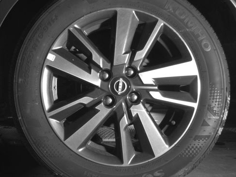 Used 2025 Nissan Versa SV FWD image 14