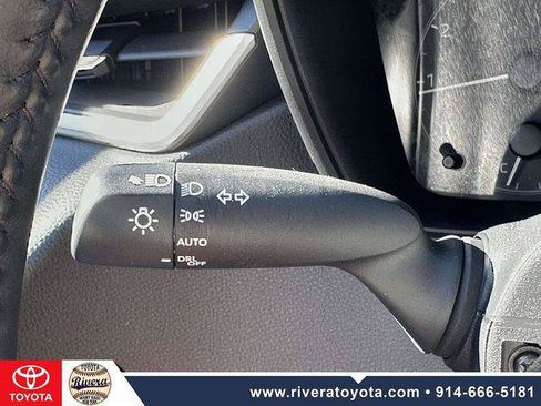Certified 2023 Toyota Corolla SE w/ Carpet Mat Package (TMS) FWD image 32