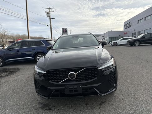 Certified 2025 Volvo XC60 B5 Core AWD/4WD image 2