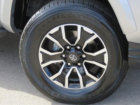 Used 2023 Toyota Tacoma TRD Sport image 8