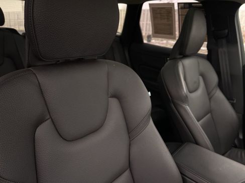 Used 2025 Volvo XC60 B5 Plus image 31
