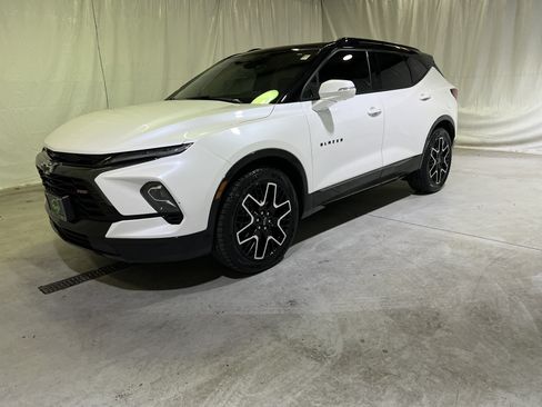 Certified 2023 Chevrolet Blazer RS w/ Driver Confidence II Package AWD/4WD image 6