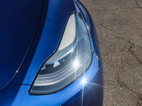 Used 2025 Tesla Model Y Long Range RWD image 10