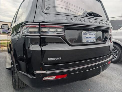 Used 2023 Jeep Grand Wagoneer Series II image 18