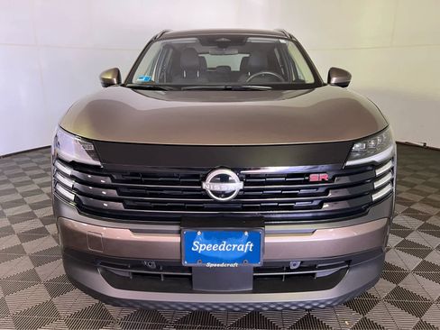 Used 2025 Nissan Kicks SR image 2